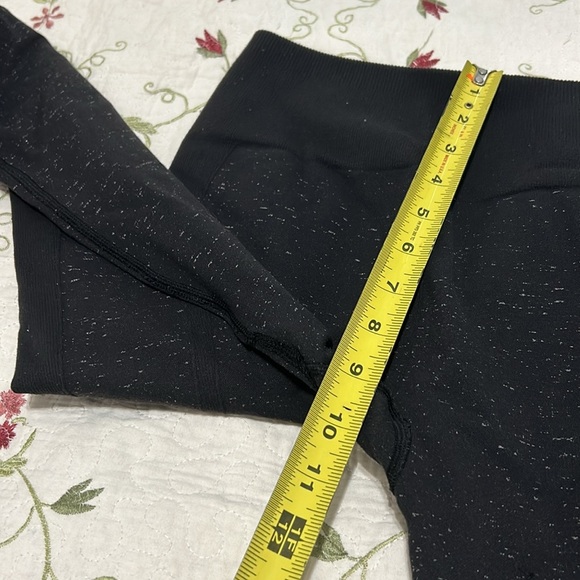 Lululemon Free To Flow 7/8 Tight Black / White Sz 10 - Picture 12 of 14